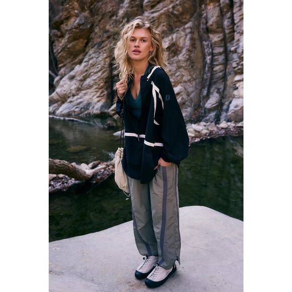 Free People Movement Care Like the Wind Anorak in Black Logo Combo NWOT MSRP $98 - Picture 7 of 7